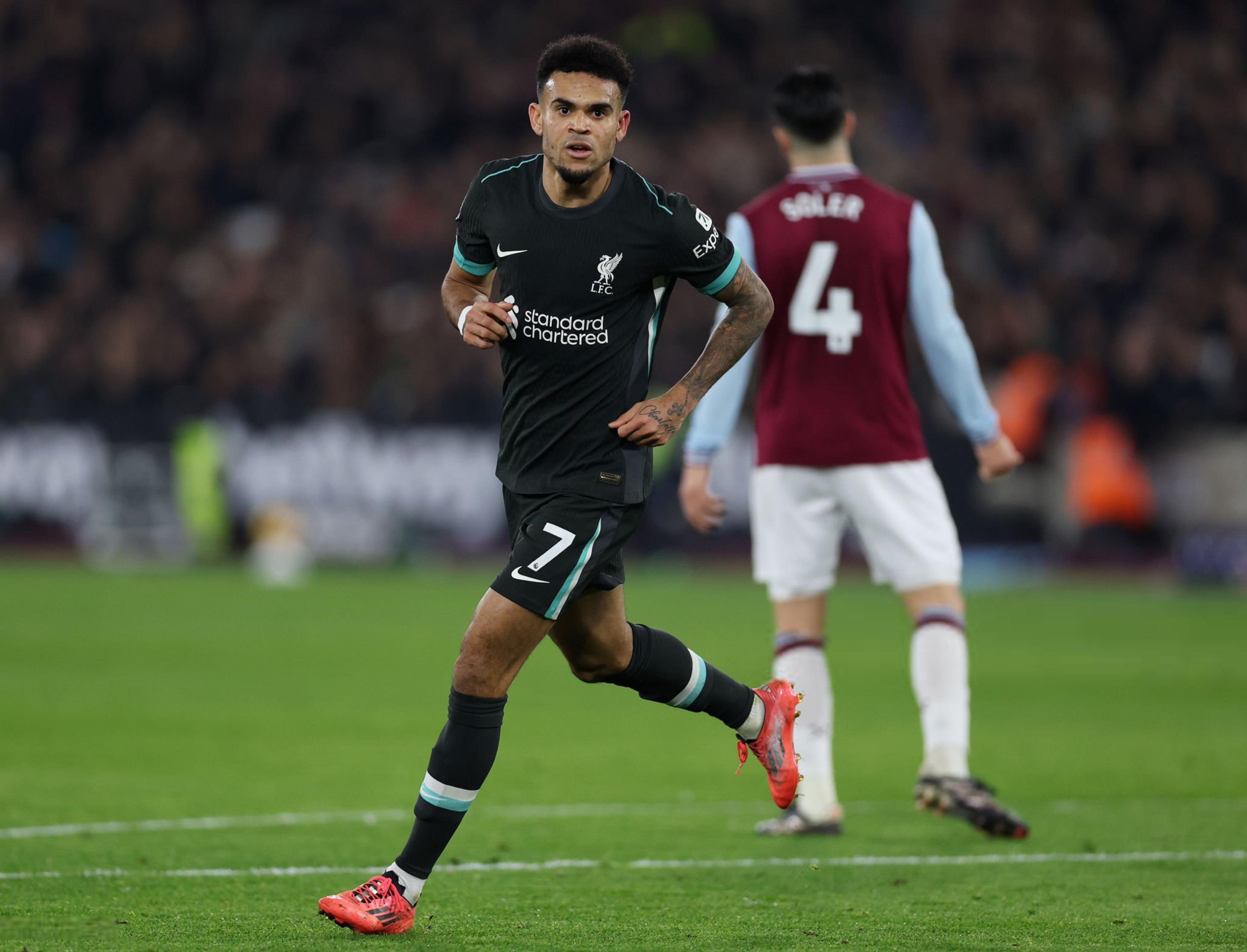 败北引发热议!,萨拉赫在德国队比赛中反败为胜赛场气氛高涨